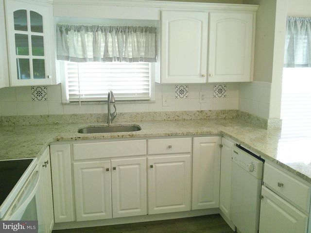 75 MONTSERRAT ST, Toms River, NJ 08757