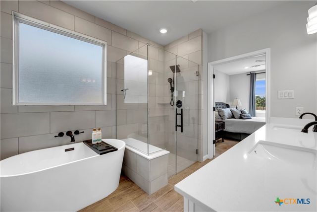 121 Woods Edge Lane, Georgetown, TX 78628