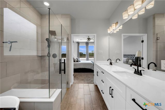 121 Woods Edge Lane, Georgetown, TX 78628