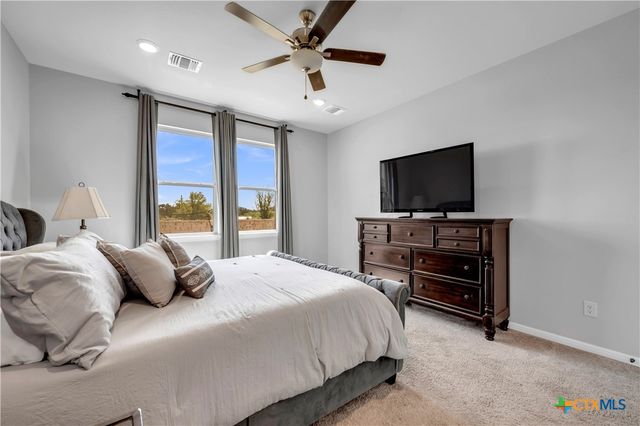 121 Woods Edge Lane, Georgetown, TX 78628