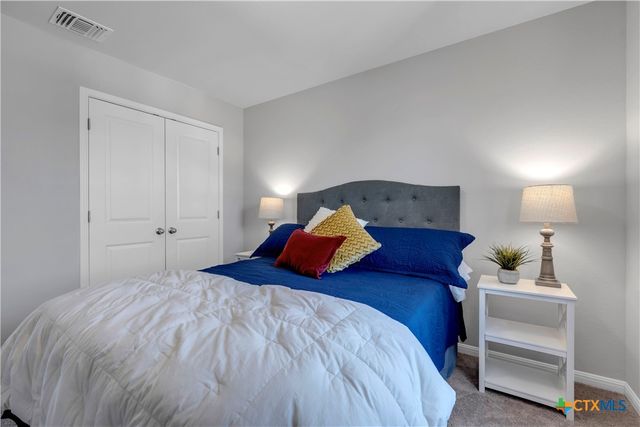 121 Woods Edge Lane, Georgetown, TX 78628