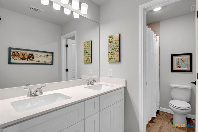 121 Woods Edge Lane, Georgetown, TX 78628