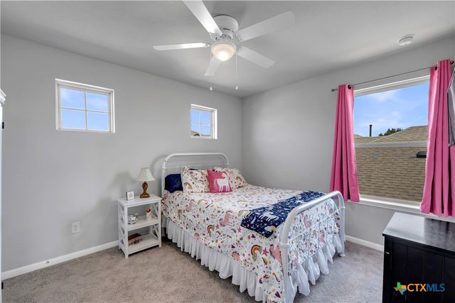 121 Woods Edge Lane, Georgetown, TX 78628