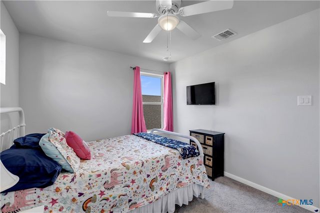121 Woods Edge Lane, Georgetown, TX 78628