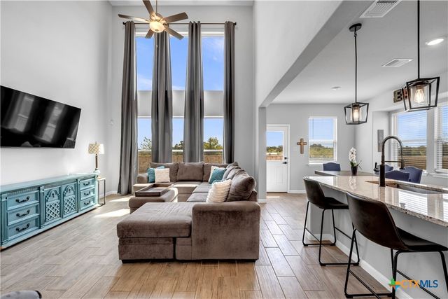121 Woods Edge Lane, Georgetown, TX 78628