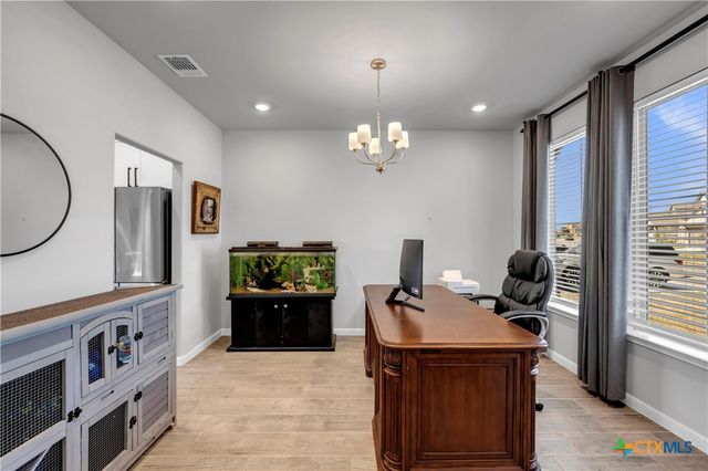 121 Woods Edge Lane, Georgetown, TX 78628