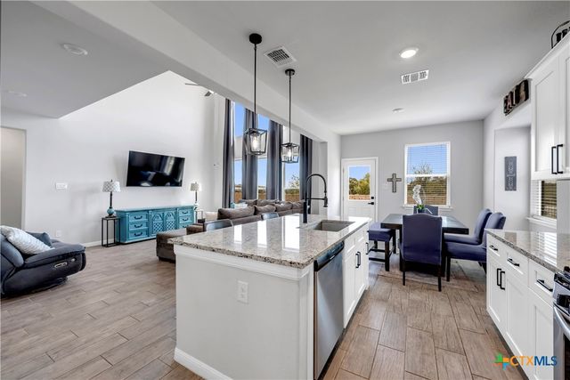 121 Woods Edge Lane, Georgetown, TX 78628