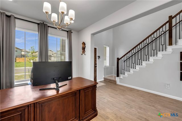 121 Woods Edge Lane, Georgetown, TX 78628