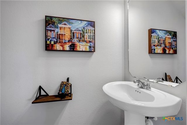 121 Woods Edge Lane, Georgetown, TX 78628