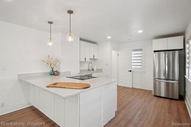 214 W 12 Mile Road, Royal Oak, MI 48073