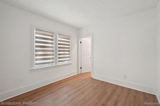 214 W 12 Mile Road, Royal Oak, MI 48073