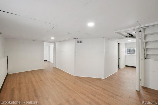 214 W 12 Mile Road, Royal Oak, MI 48073