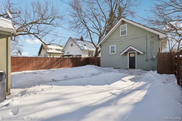 214 W 12 Mile Road, Royal Oak, MI 48073