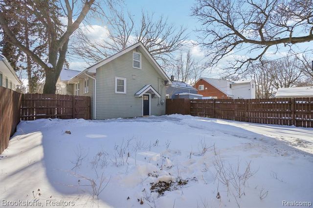 214 W 12 Mile Road, Royal Oak, MI 48073