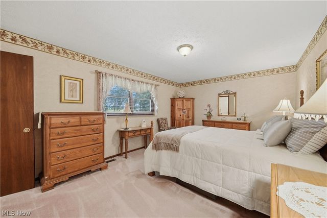 6180 Chesham Avenue NE, Canton, OH 44721