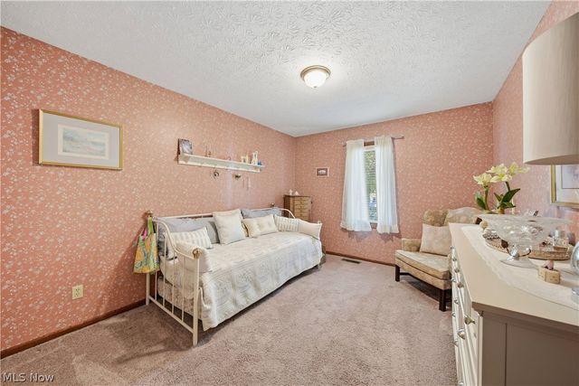 6180 Chesham Avenue NE, Canton, OH 44721