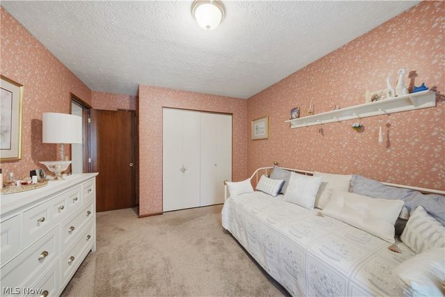 6180 Chesham Avenue NE, Canton, OH 44721
