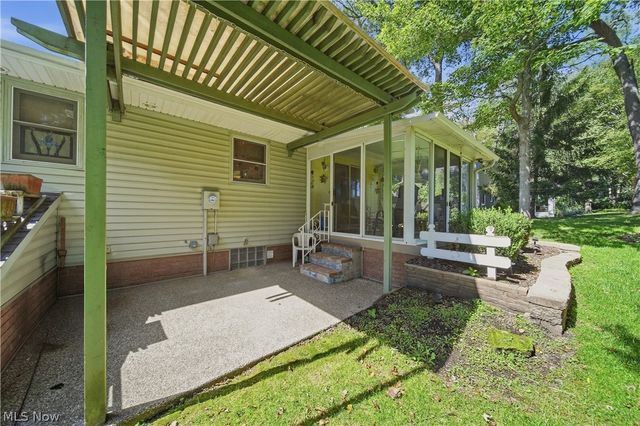 6180 Chesham Avenue NE, Canton, OH 44721