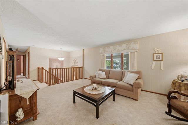 6180 Chesham Avenue NE, Canton, OH 44721