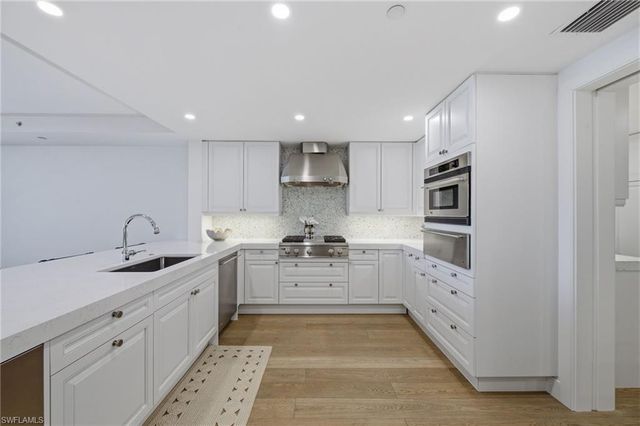11125 Gulf Shore BLVD 308, Naples, FL 34108