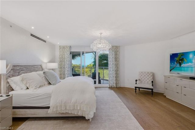 11125 Gulf Shore BLVD 308, Naples, FL 34108