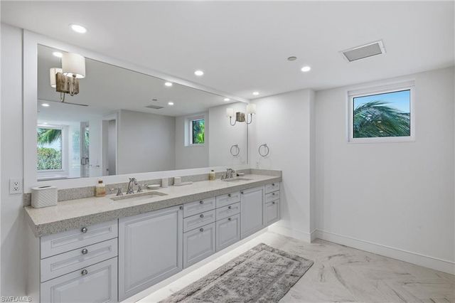 11125 Gulf Shore BLVD 308, Naples, FL 34108