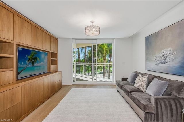 11125 Gulf Shore BLVD 308, Naples, FL 34108