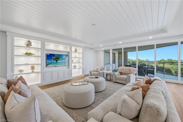 11125 Gulf Shore BLVD 308, Naples, FL 34108