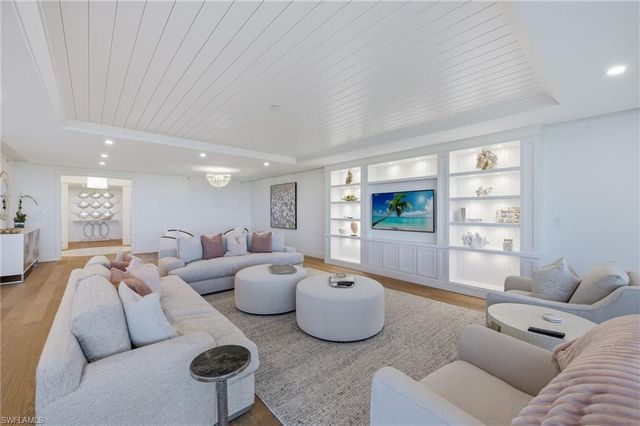 11125 Gulf Shore BLVD 308, Naples, FL 34108