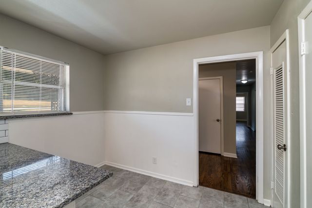 4516 Rolling Hills Drive, Fort Worth, TX 76119