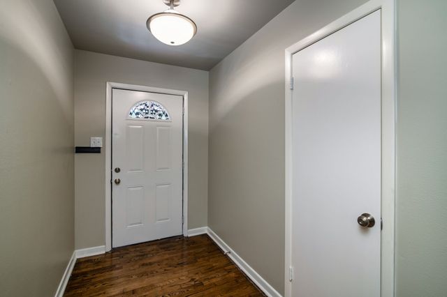4516 Rolling Hills Drive, Fort Worth, TX 76119