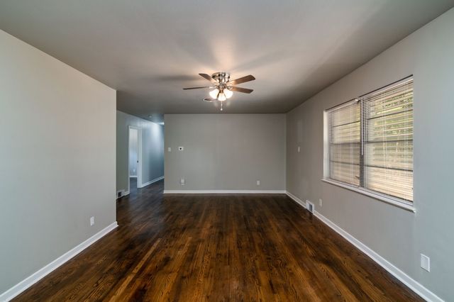 4516 Rolling Hills Drive, Fort Worth, TX 76119