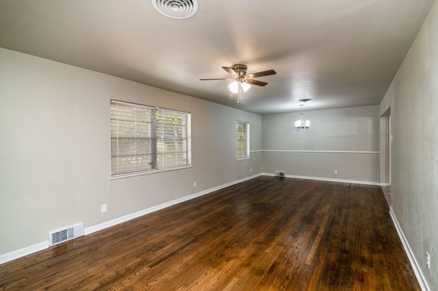4516 Rolling Hills Drive, Fort Worth, TX 76119