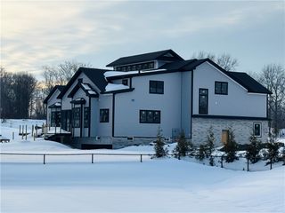 3 Diesel Drive, Lincoln, RI 02865