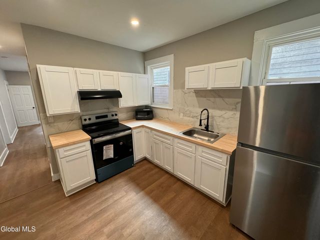 673 Myrtle Avenue 2, Albany, NY 12208