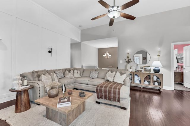 259 Azalea Dr, Oak Grove, KY 42262