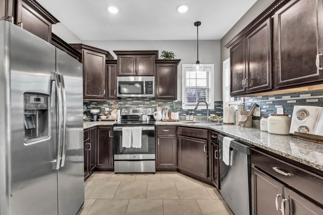 259 Azalea Dr, Oak Grove, KY 42262