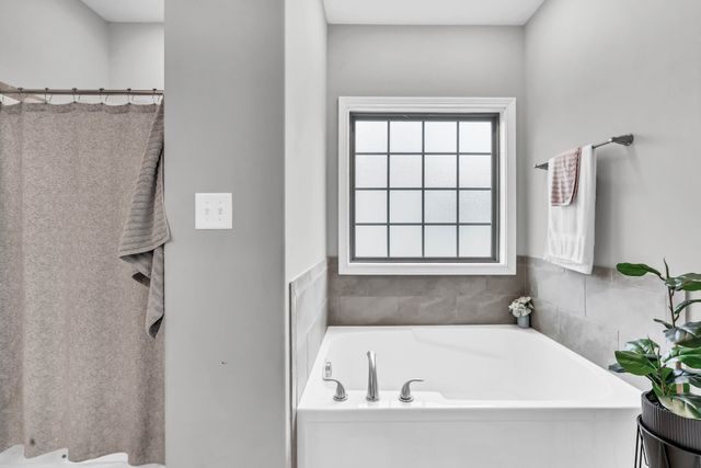 259 Azalea Dr, Oak Grove, KY 42262