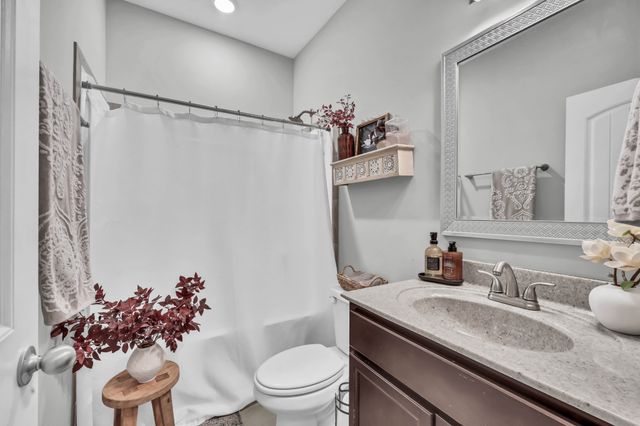 259 Azalea Dr, Oak Grove, KY 42262