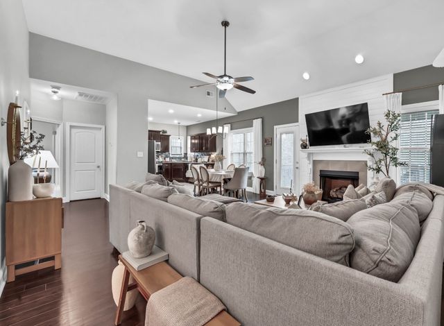 259 Azalea Dr, Oak Grove, KY 42262