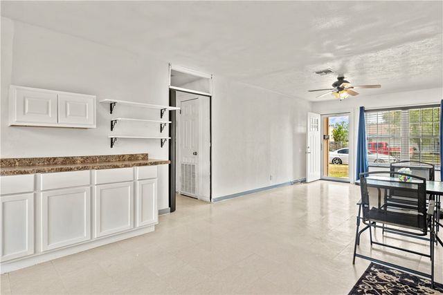 1208 W 2nd St, Alice, TX 78332