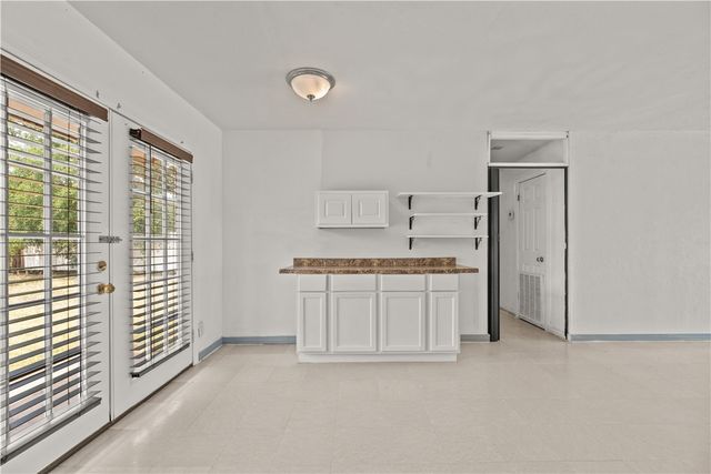 1208 W 2nd St, Alice, TX 78332