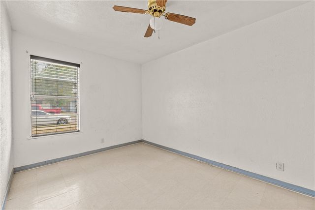 1208 W 2nd St, Alice, TX 78332