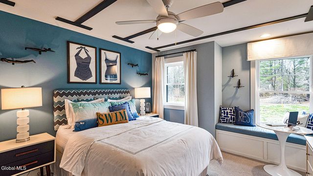 16 Bergen Place, Niskayuna, NY 12309