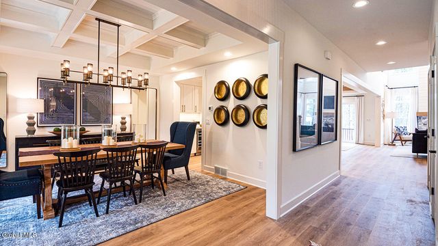 16 Bergen Place, Niskayuna, NY 12309