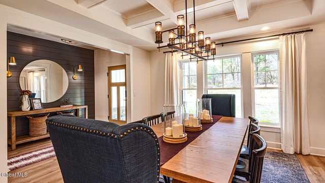 16 Bergen Place, Niskayuna, NY 12309