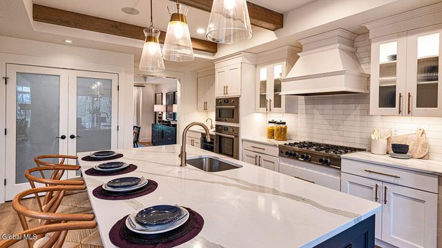 16 Bergen Place, Niskayuna, NY 12309