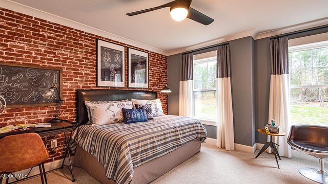 16 Bergen Place, Niskayuna, NY 12309