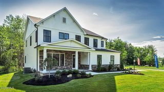 16 Bergen Place, Niskayuna, NY 12309