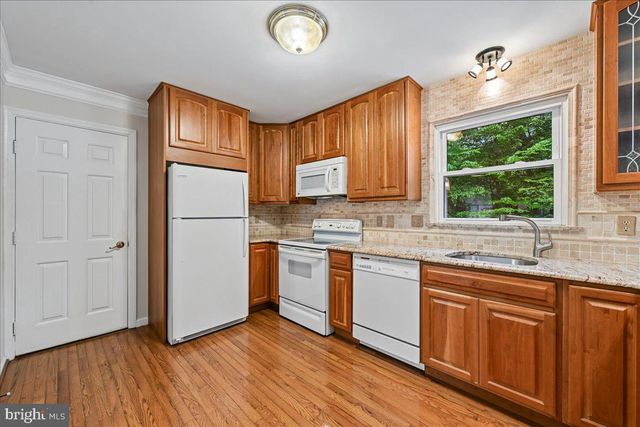 7592 RUXTON DR, Springfield, VA 22153